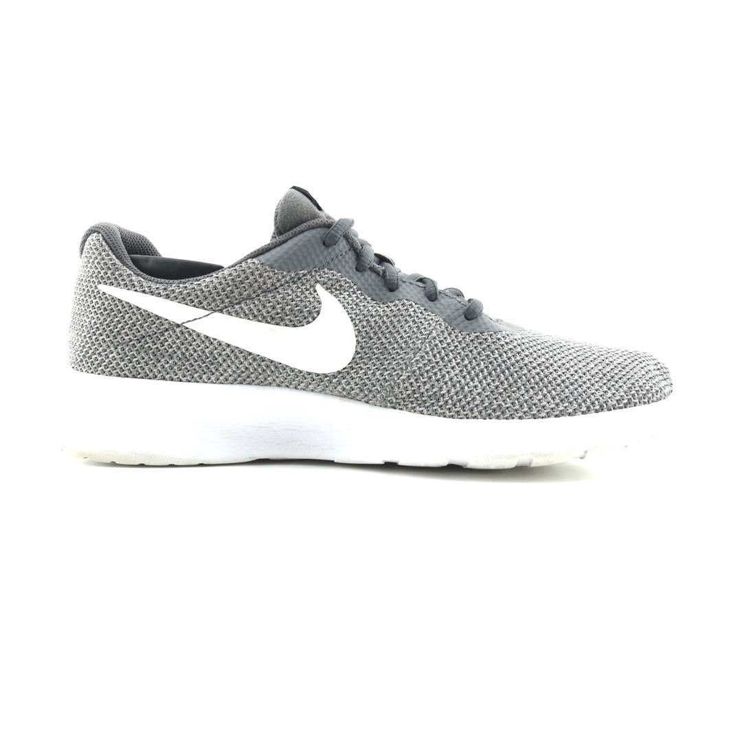 NIKE TANJUN