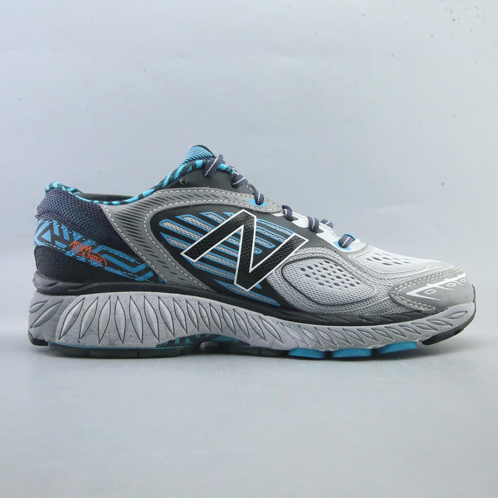 NEW BALANCE 860 V7