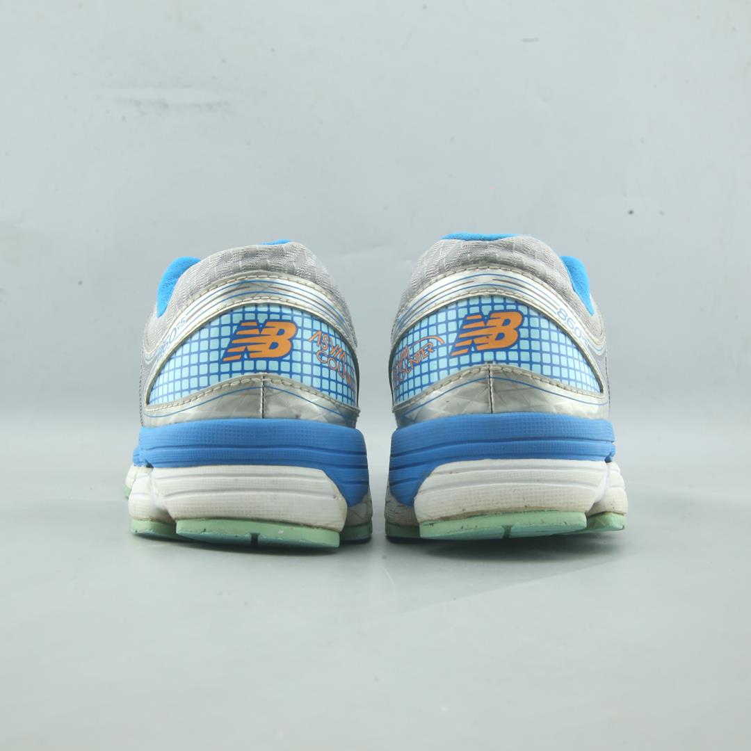 NEW BALANCE 860 V5