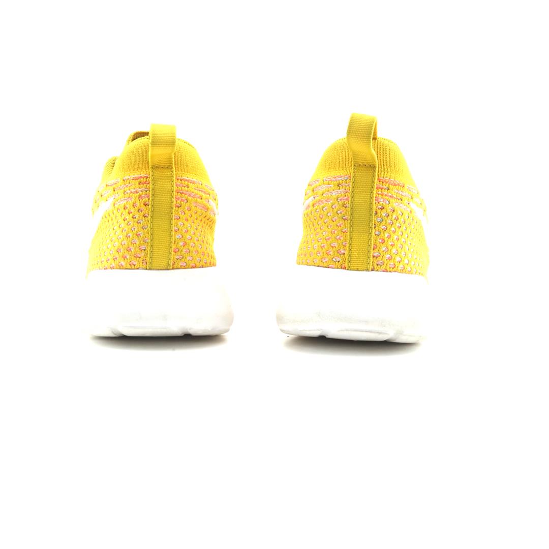 NIKE ROSHE RUN FLYKNIT
