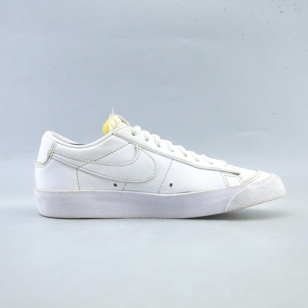 NIKE BLAZER LOW 77