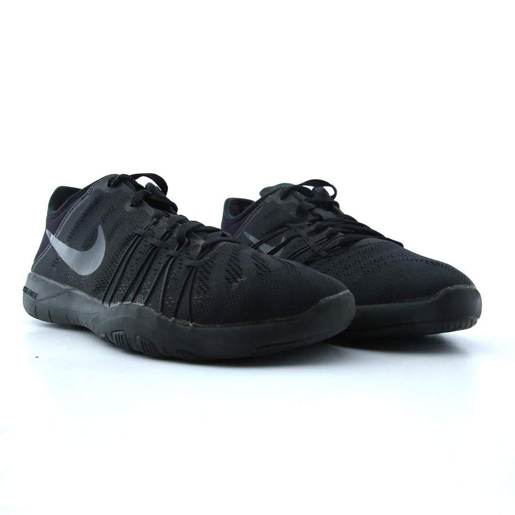 NIKE FREE TR 6