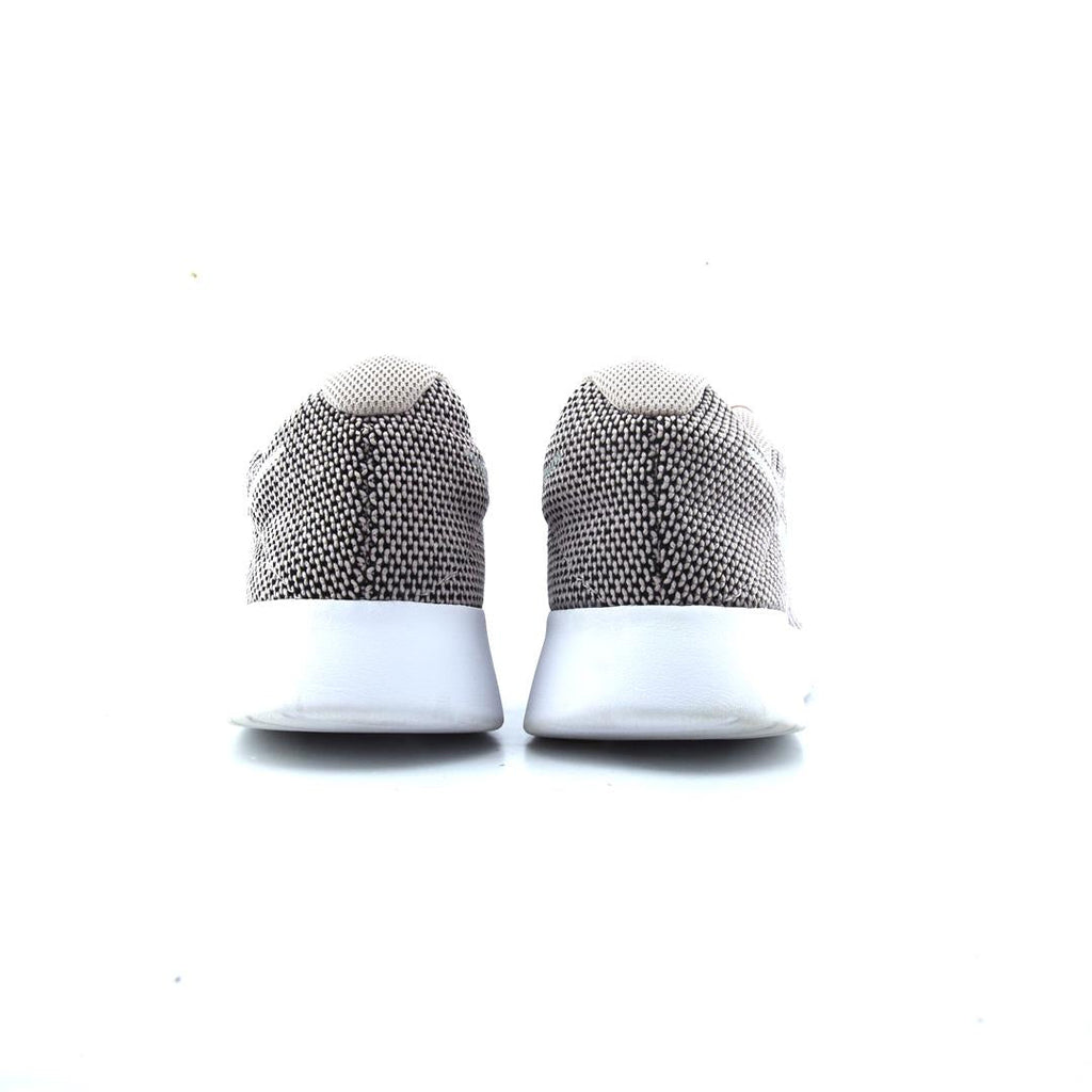 NIKE TANJUN