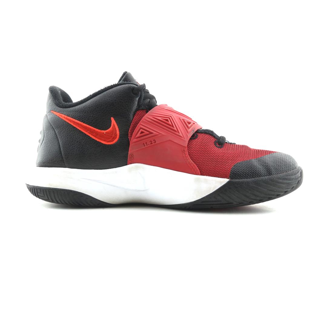 NIKE KYRIE FLYTRAP 3