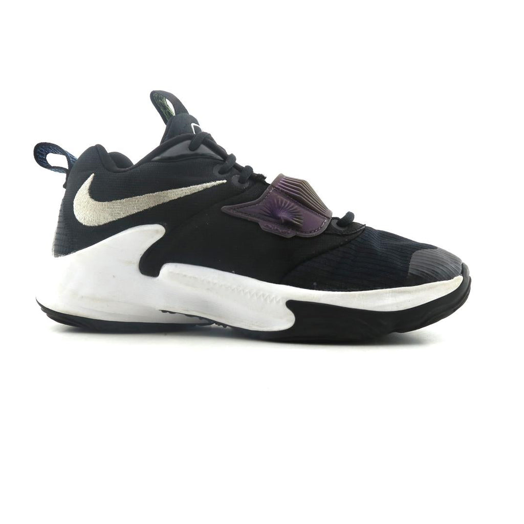 NIKE  ZOOM FREAK 3