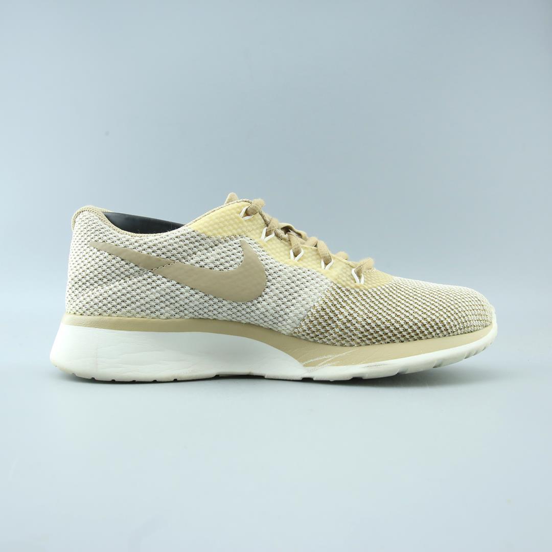 NIKE TANJUN