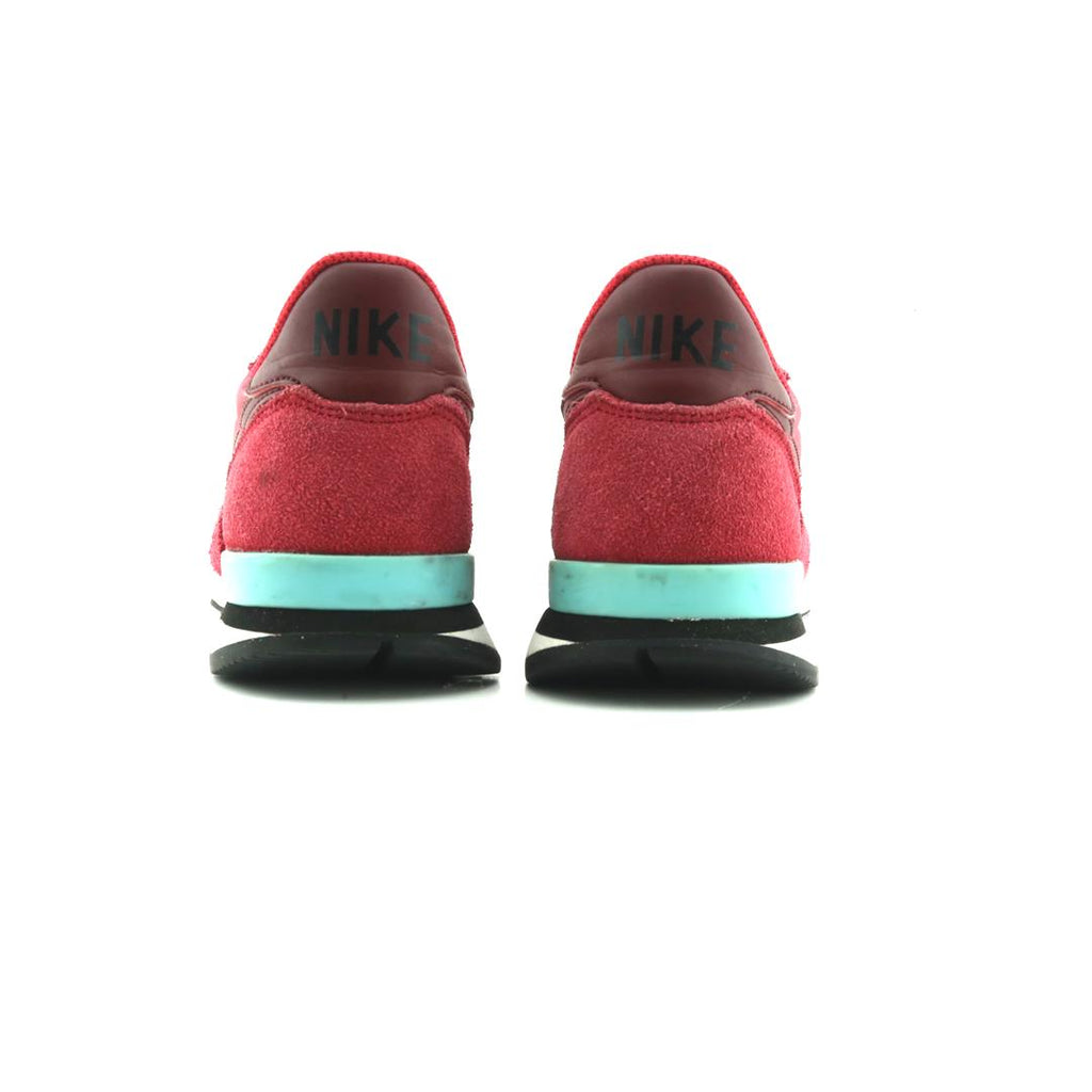 NIKE INTERNATIONALIST