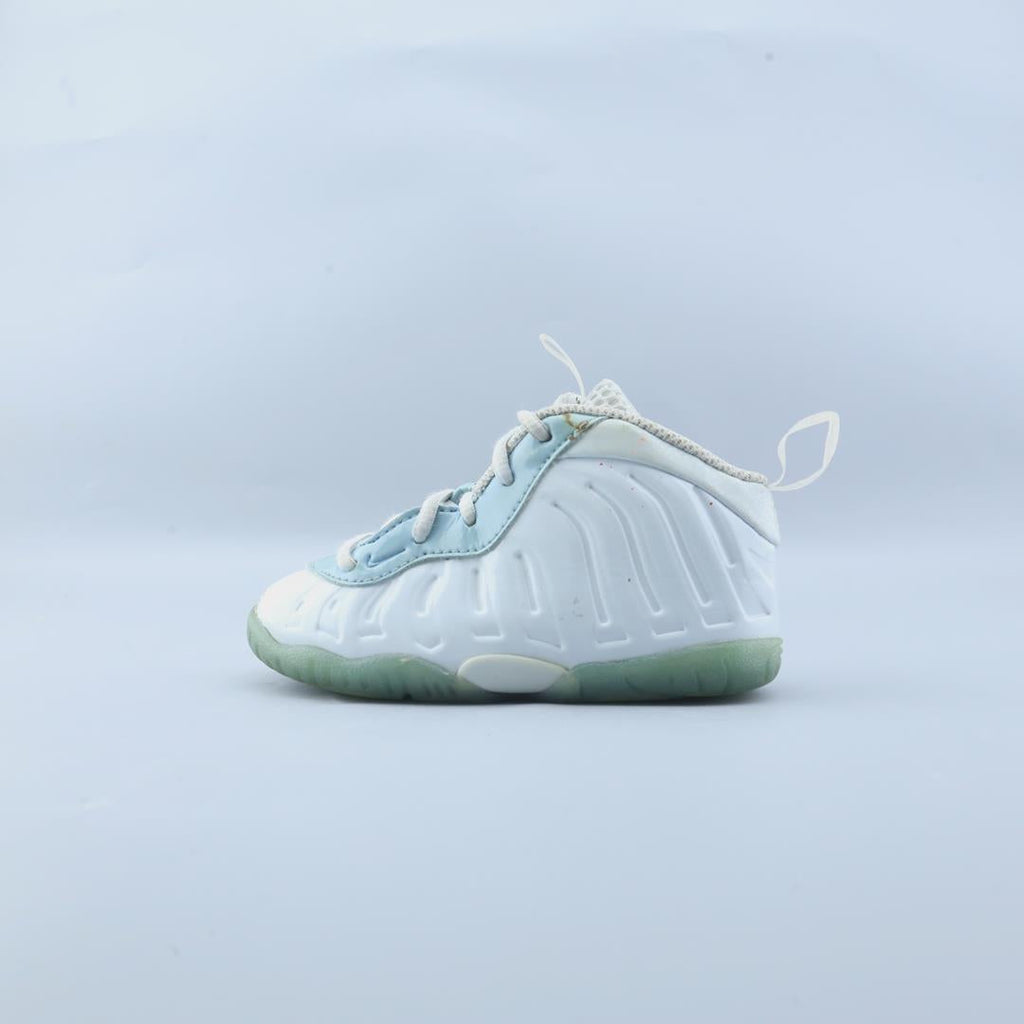 NIKE POSITE ONE