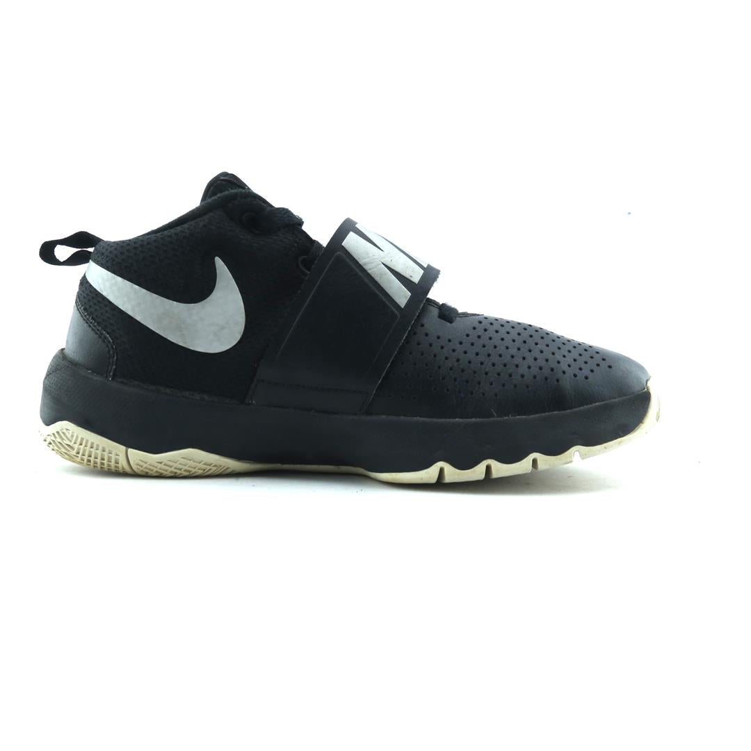 NIKE TEAM HUSTLE D 8