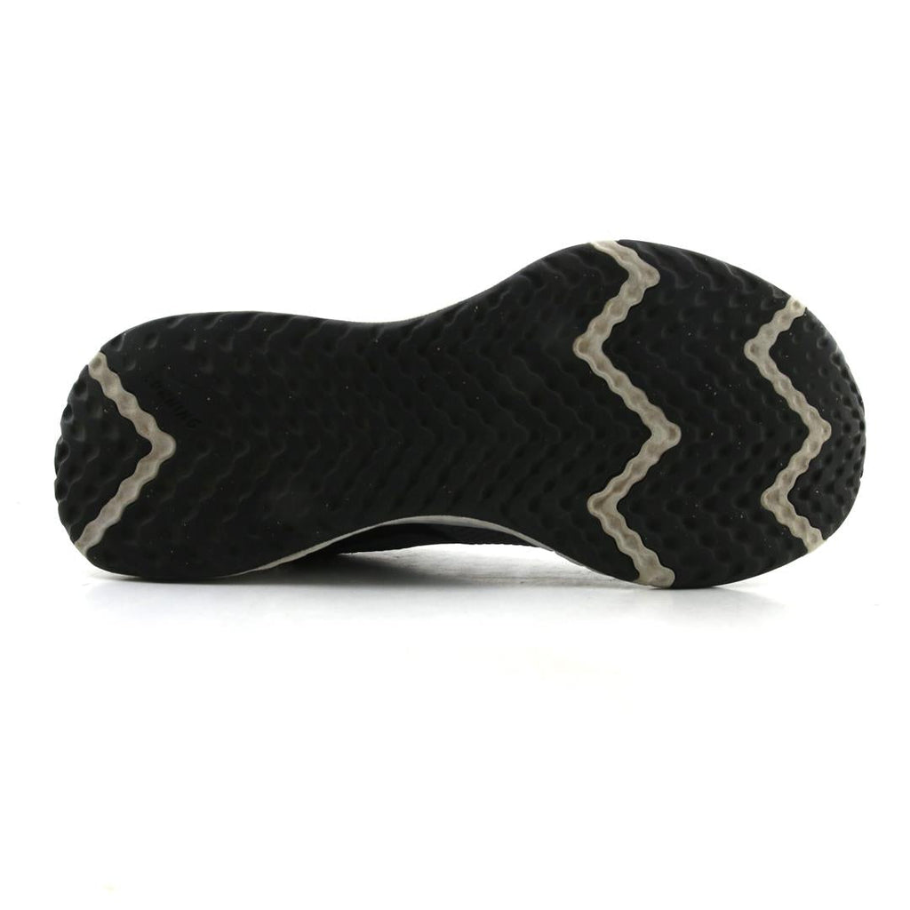 NIKE REVOLUTION 5