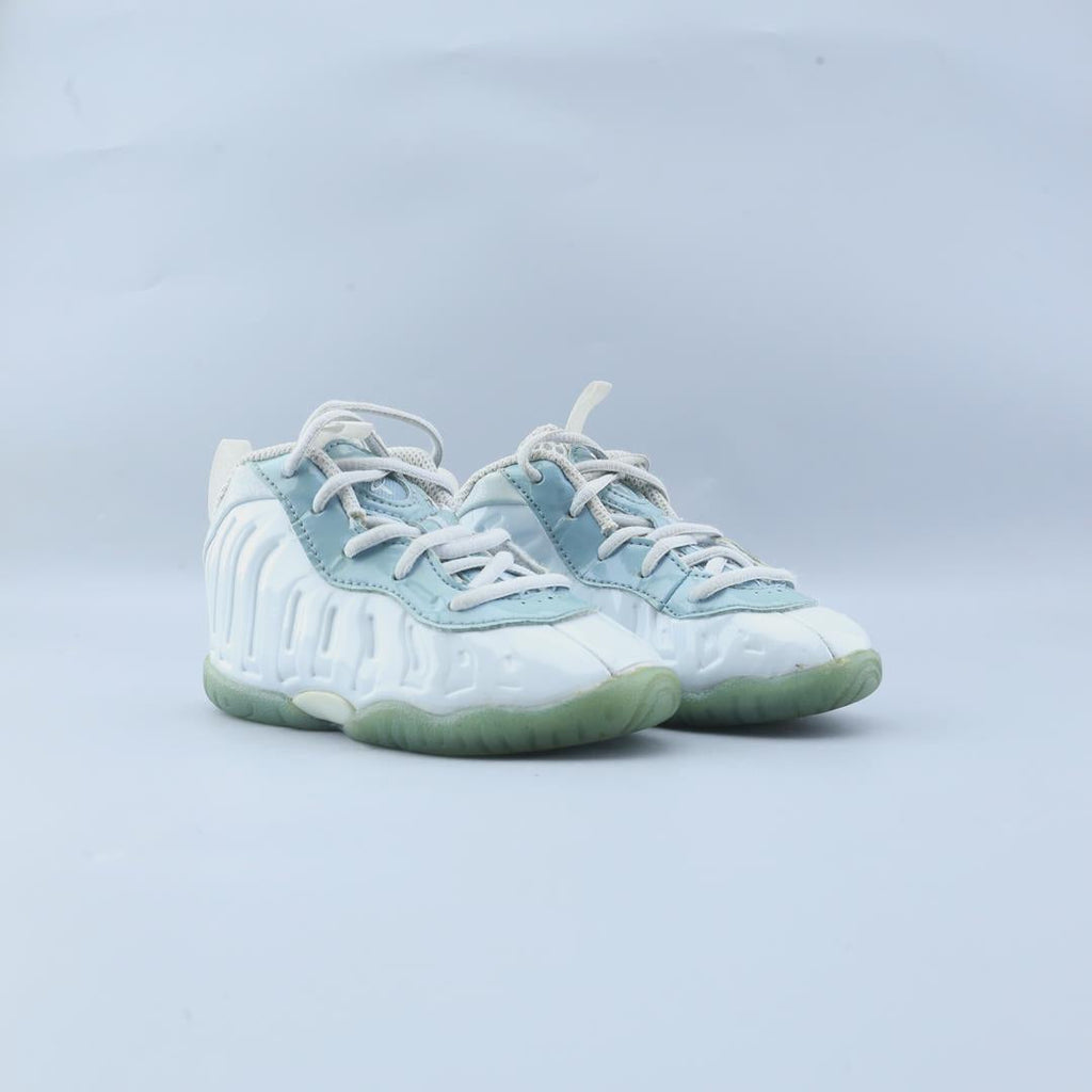 NIKE POSITE ONE