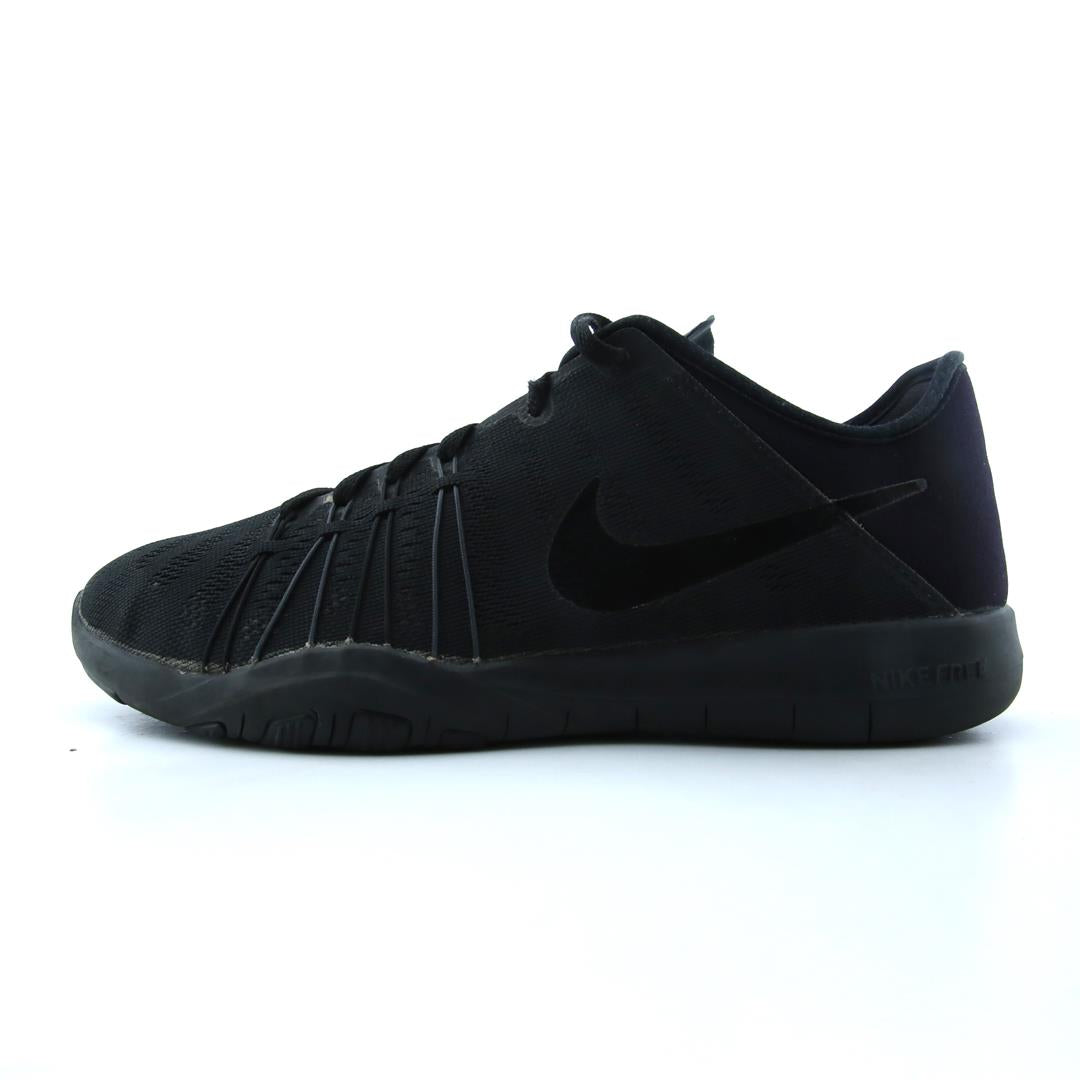 NIKE FREE TR 6
