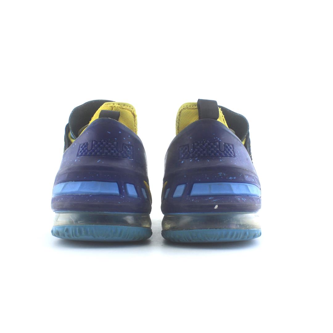 NIKE  LEBRON 18