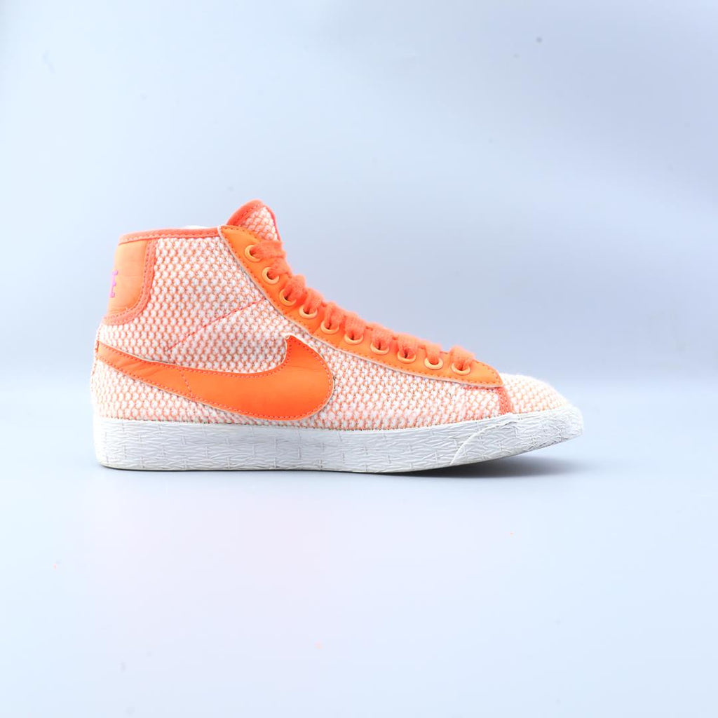 NIKE BLAZER MID