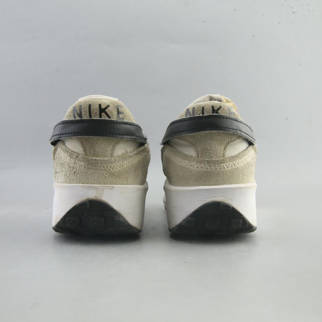 NIKE WAFFLE DEBUT