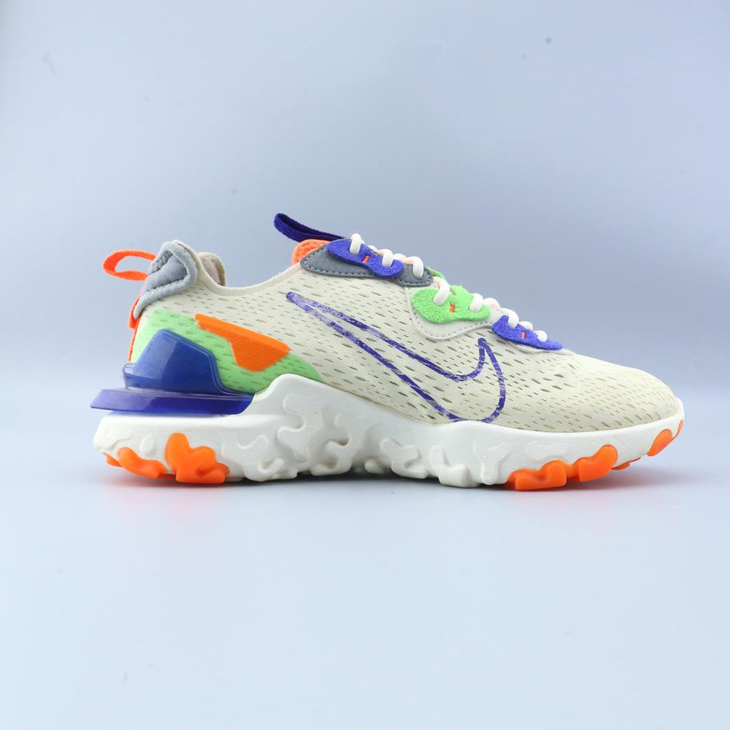 NIKE REACT VISION