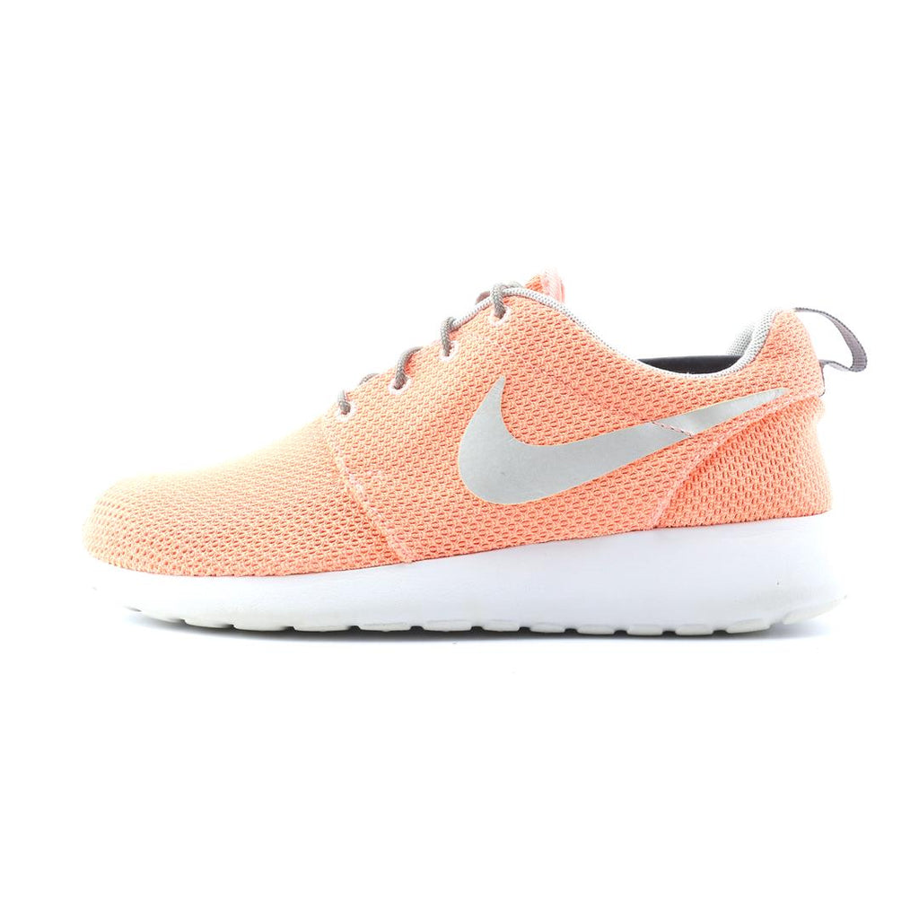 NIKE ROSHE ONE