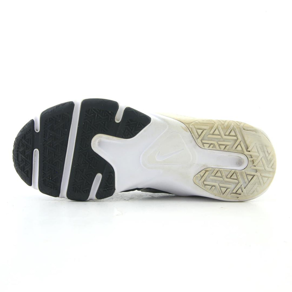NIKE LEGEND ESSENTIAL 2