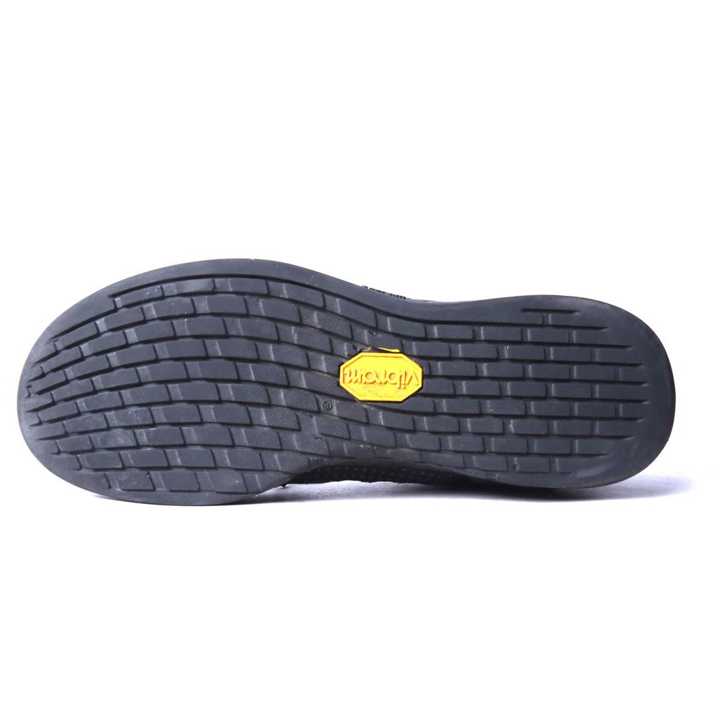 NEW BALANCE MINIMUS PREVAIL