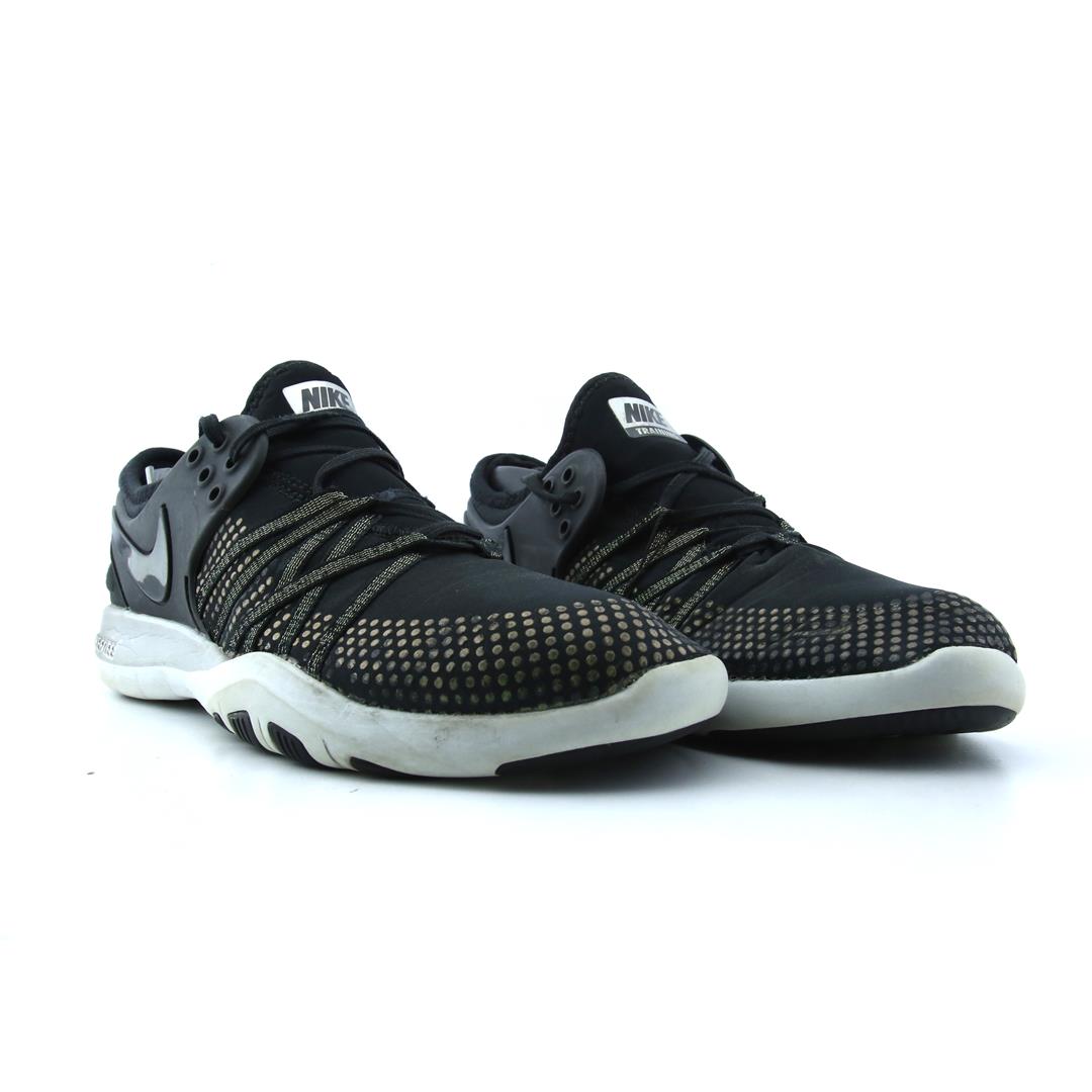 NIKE FREE TR 7