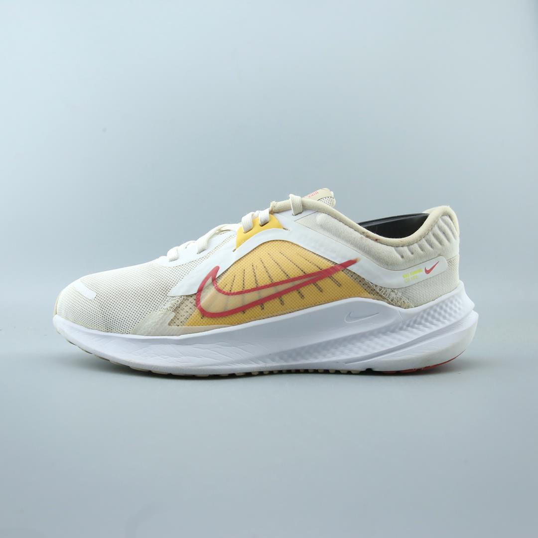 NIKE QUEST 5