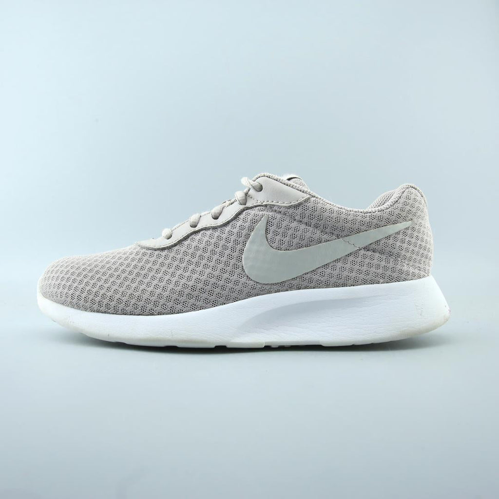NIKE TANJUN