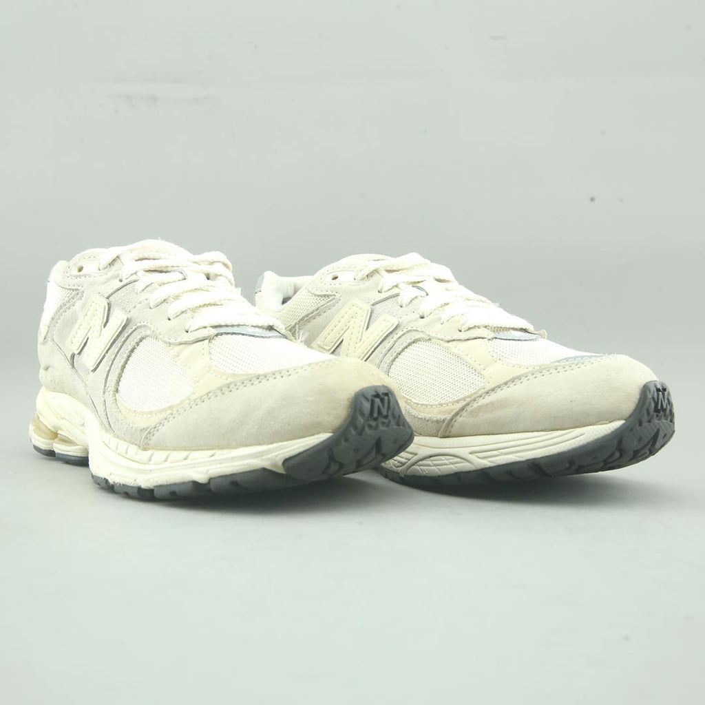 NEW BALANCE 2002R