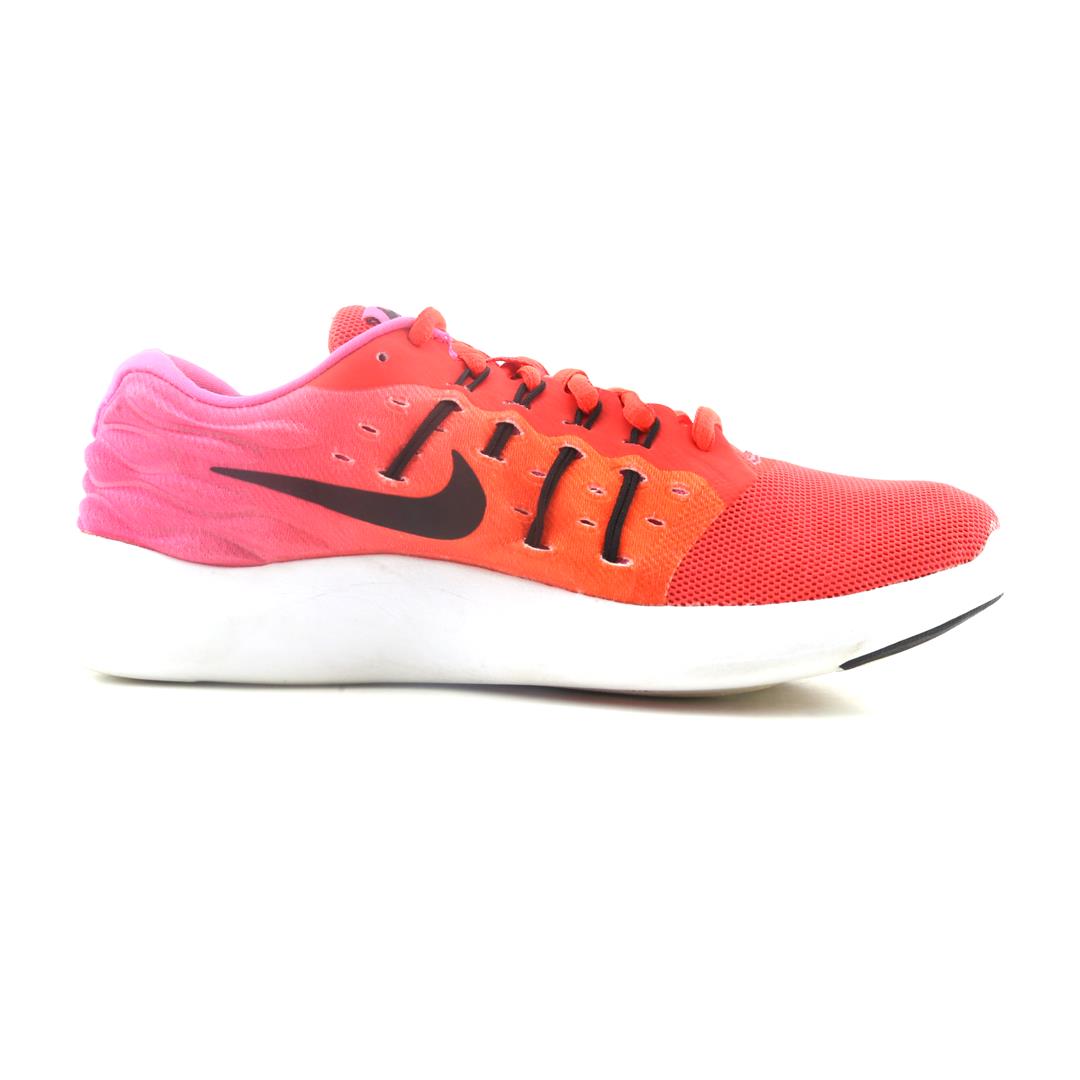 NIKE LUNARSTELOS
