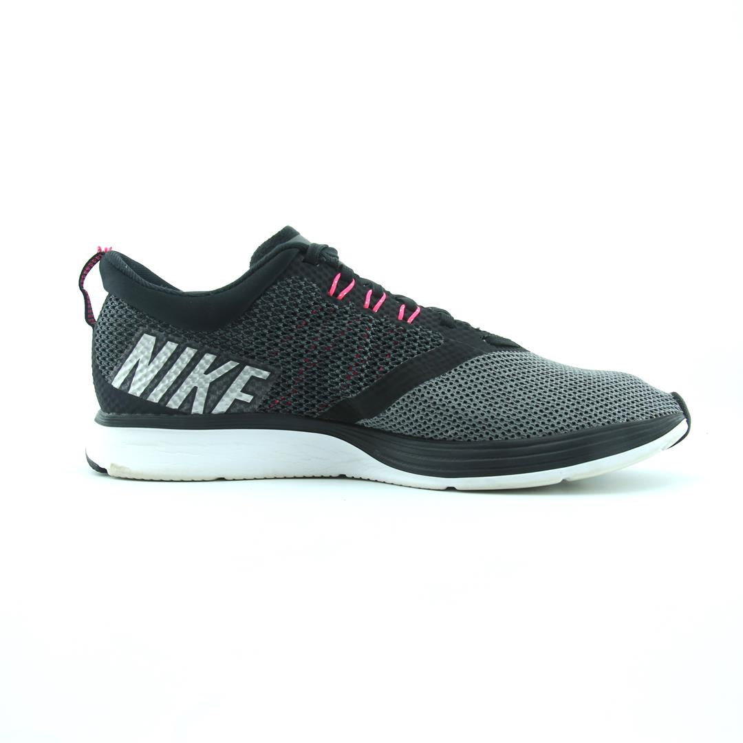 NIKE ZOOM STRIKE