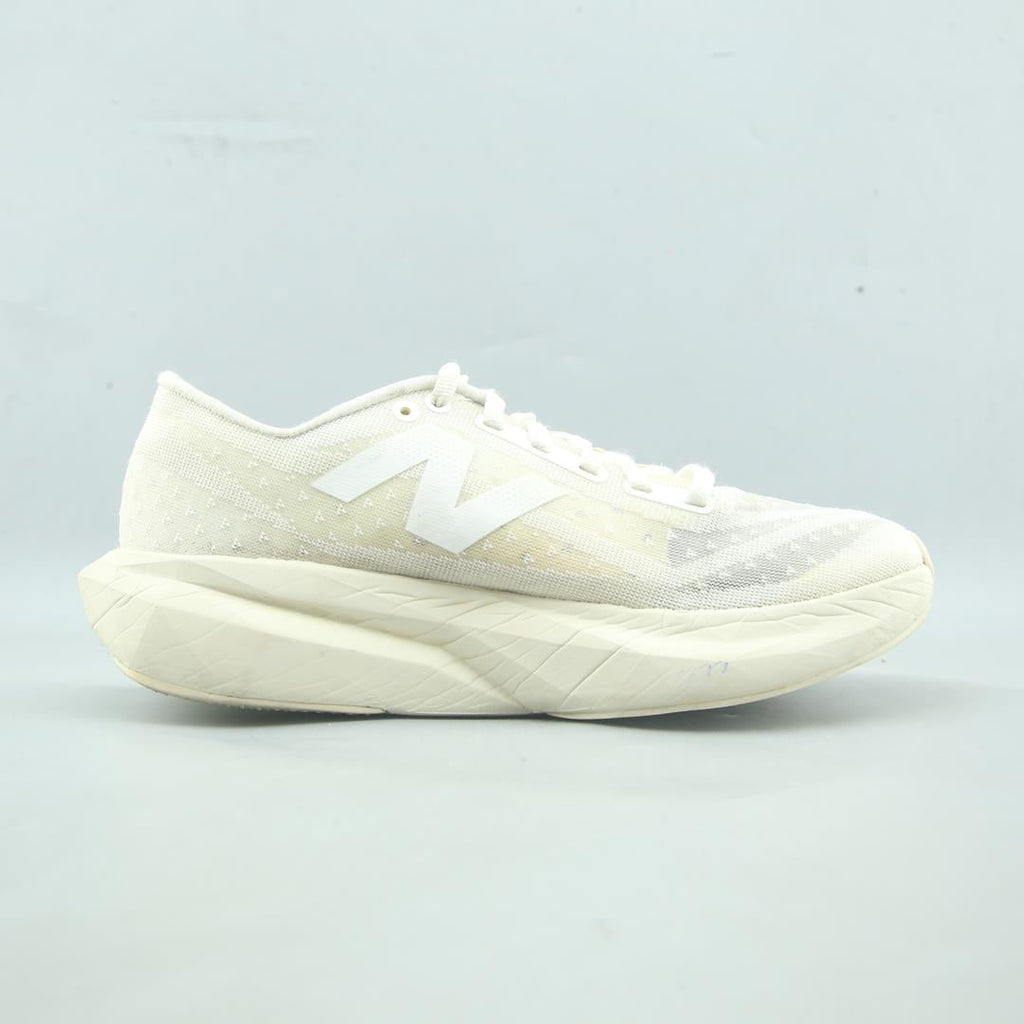 NEW BALANCE FUELCELL REBEL V4