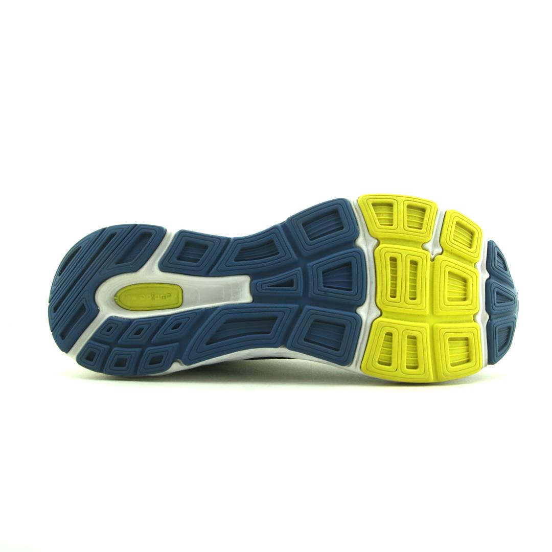 NEW BALANCE 680V6