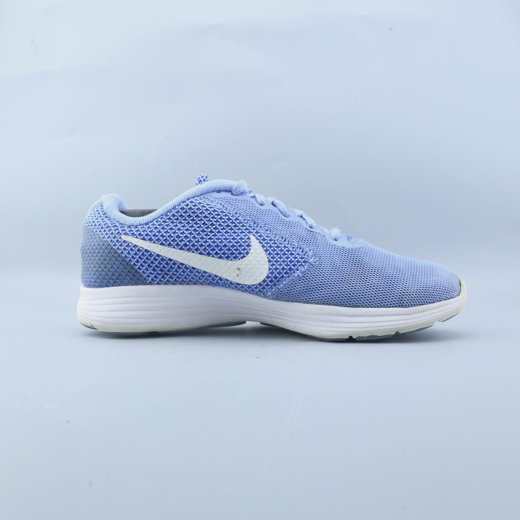 NIKE REVOLUTION 3
