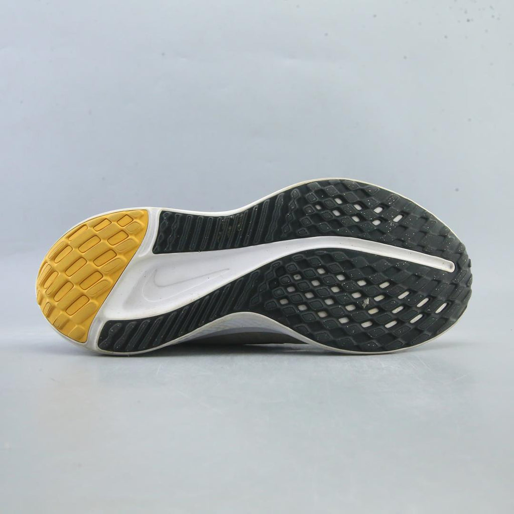 NIKE QUEST 5