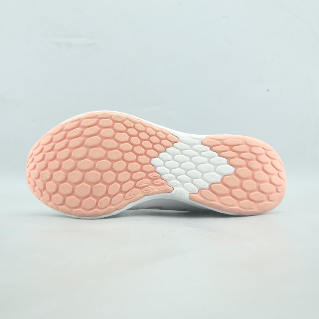 NEW BALANCE  FRESH FOAM 76T V1