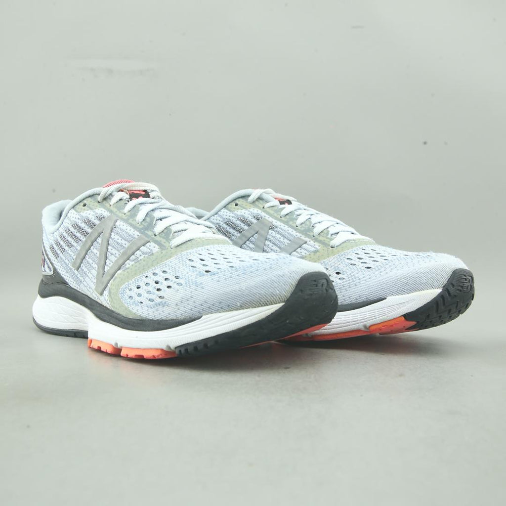NEW BALANCE 860V9