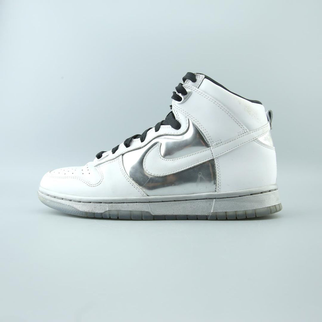 NIKE DUNK HIGH SE