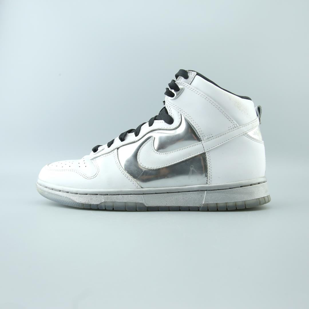 NIKE DUNK HIGH SE