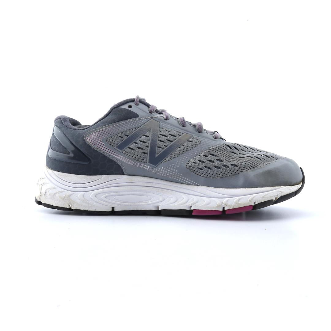 NEW BALANCE 840 V4