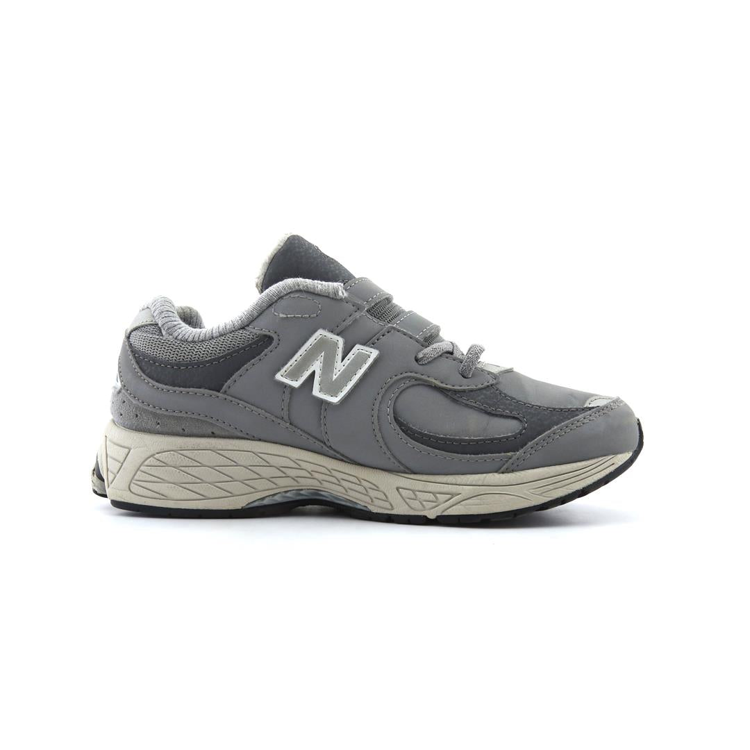 NEW BALANCE 2002R