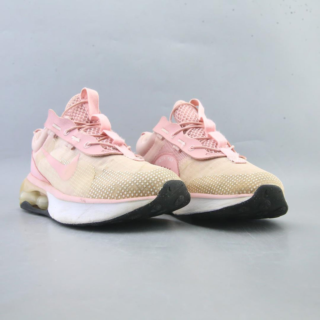 NIKE  AIR MAX 2021