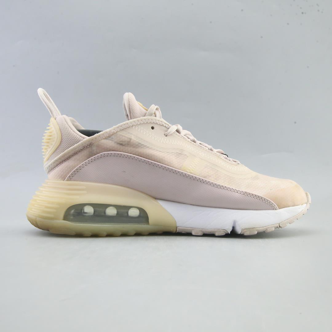 NIKE AIR MAX 2090