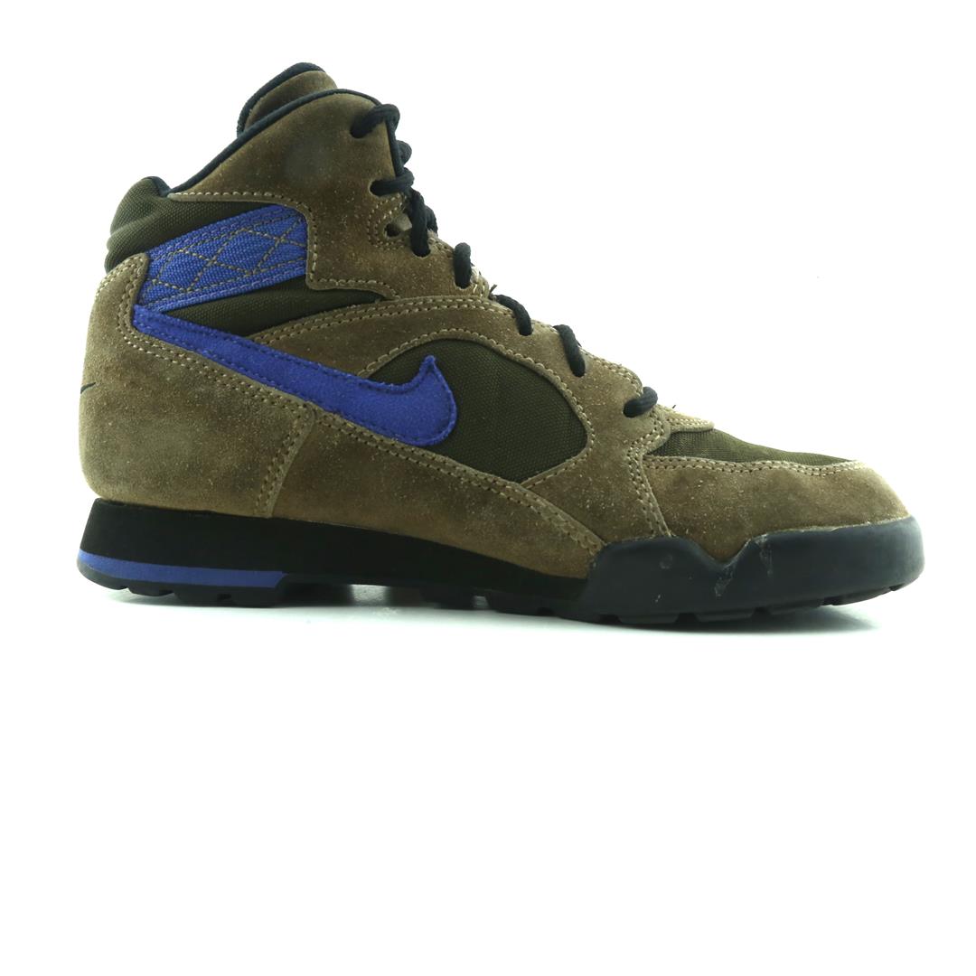 NIKE  ACG CALDERA