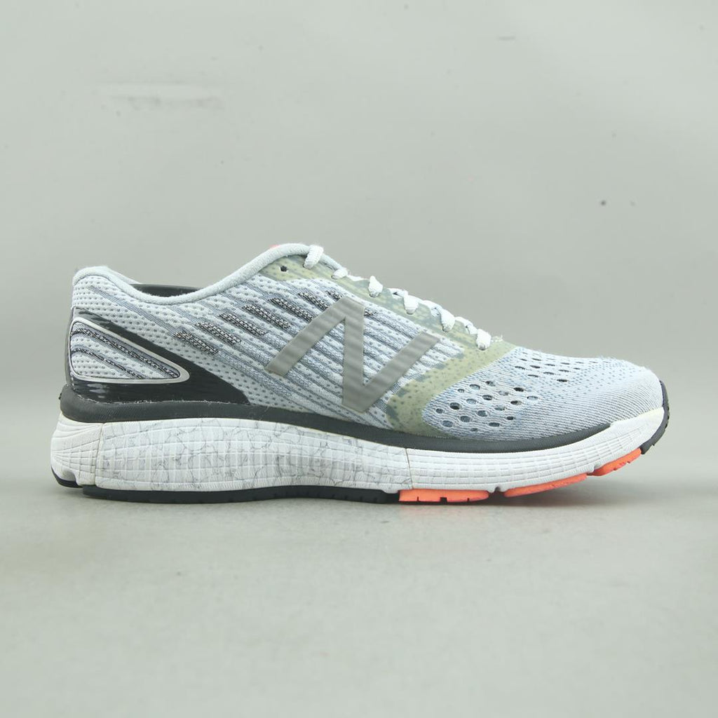 NEW BALANCE 860V9