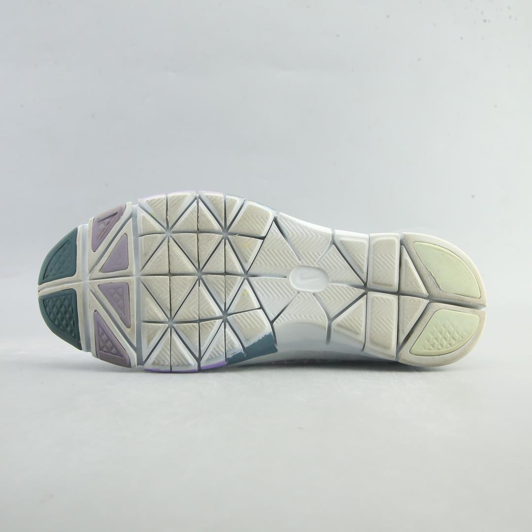 NIKE FREE TR CONNECT 2