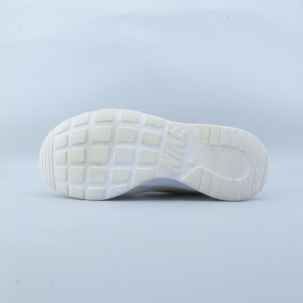 NIKE TANJUN