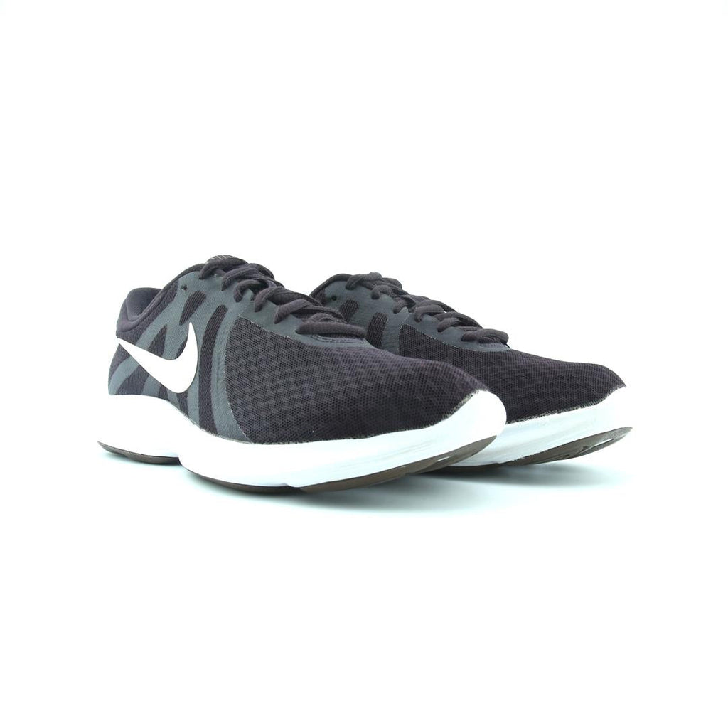 NIKE REVOLUTION 4