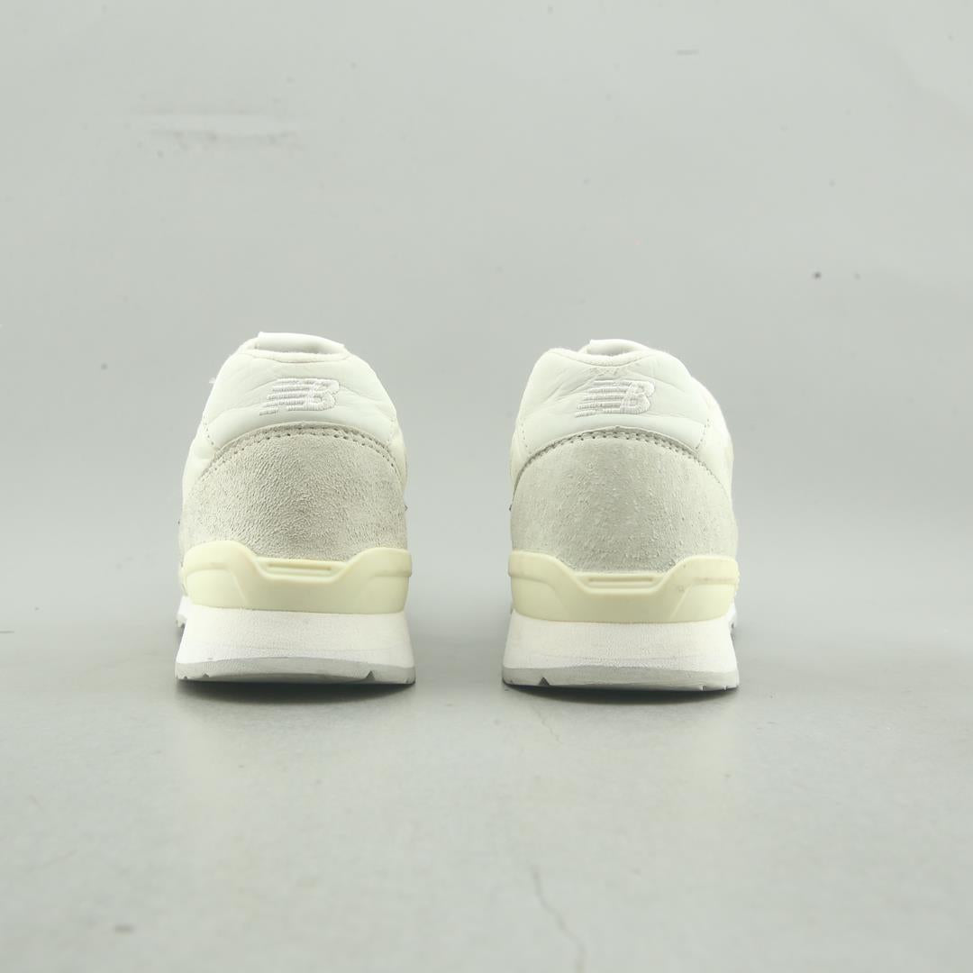 NEW BALANCE 696