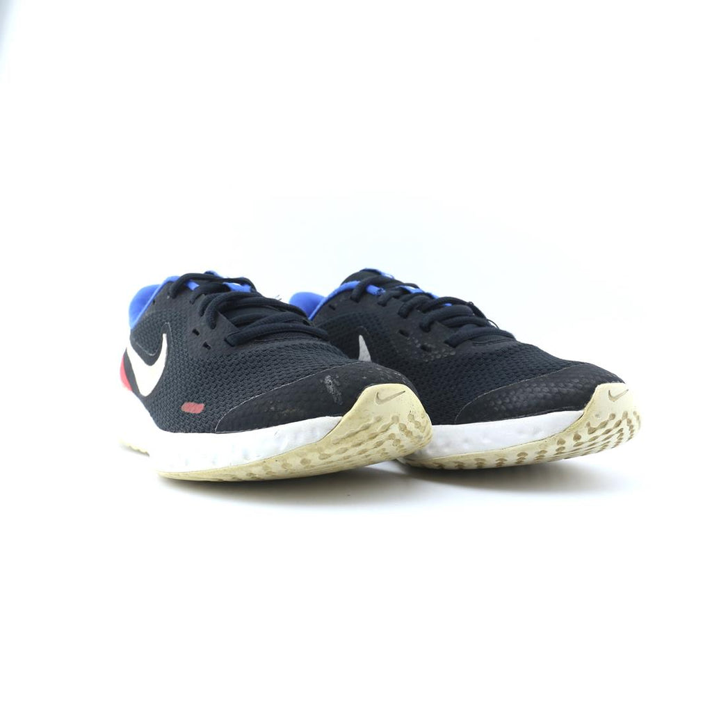 NIKE REVOLUTION 5