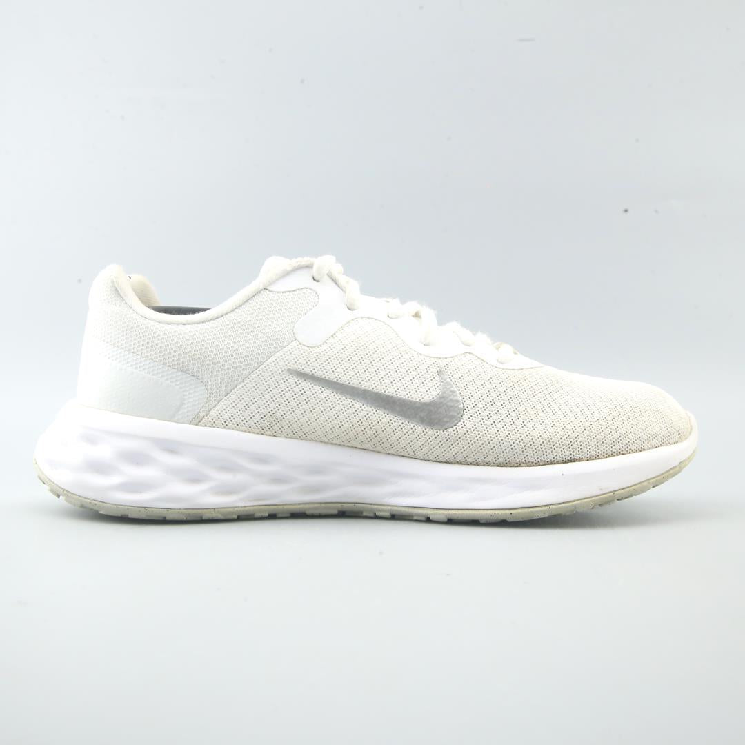 NIKE REVOLUTION 6