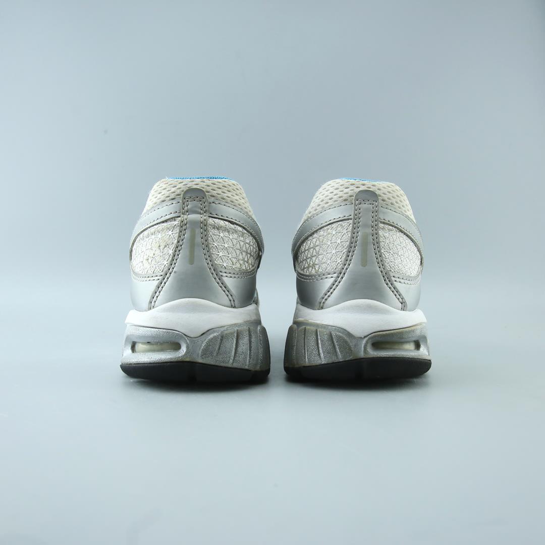 NIKE AIR MAX MOTO 9